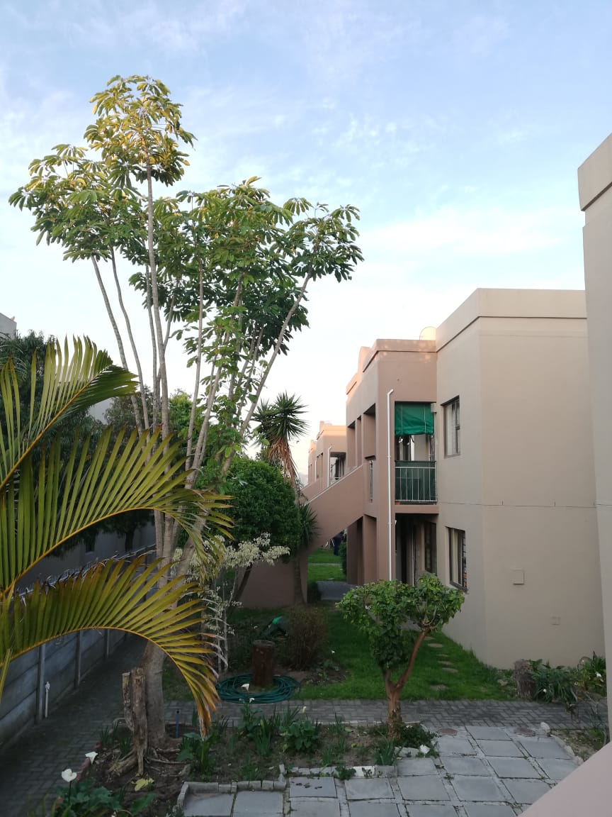 To Let 1 Bedroom Property for Rent in Oakglen Western Cape